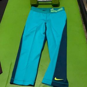 Women’s Nike pro leggings